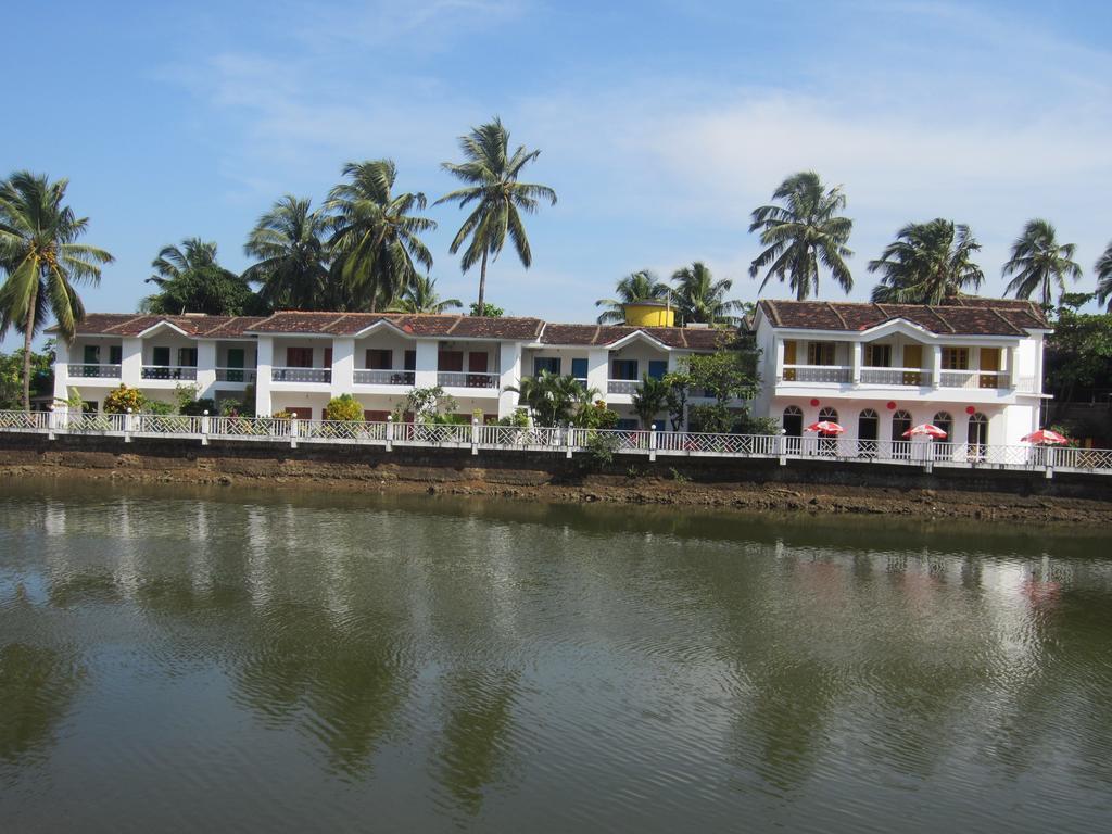 Hotel Riverside Бага Экстерьер фото