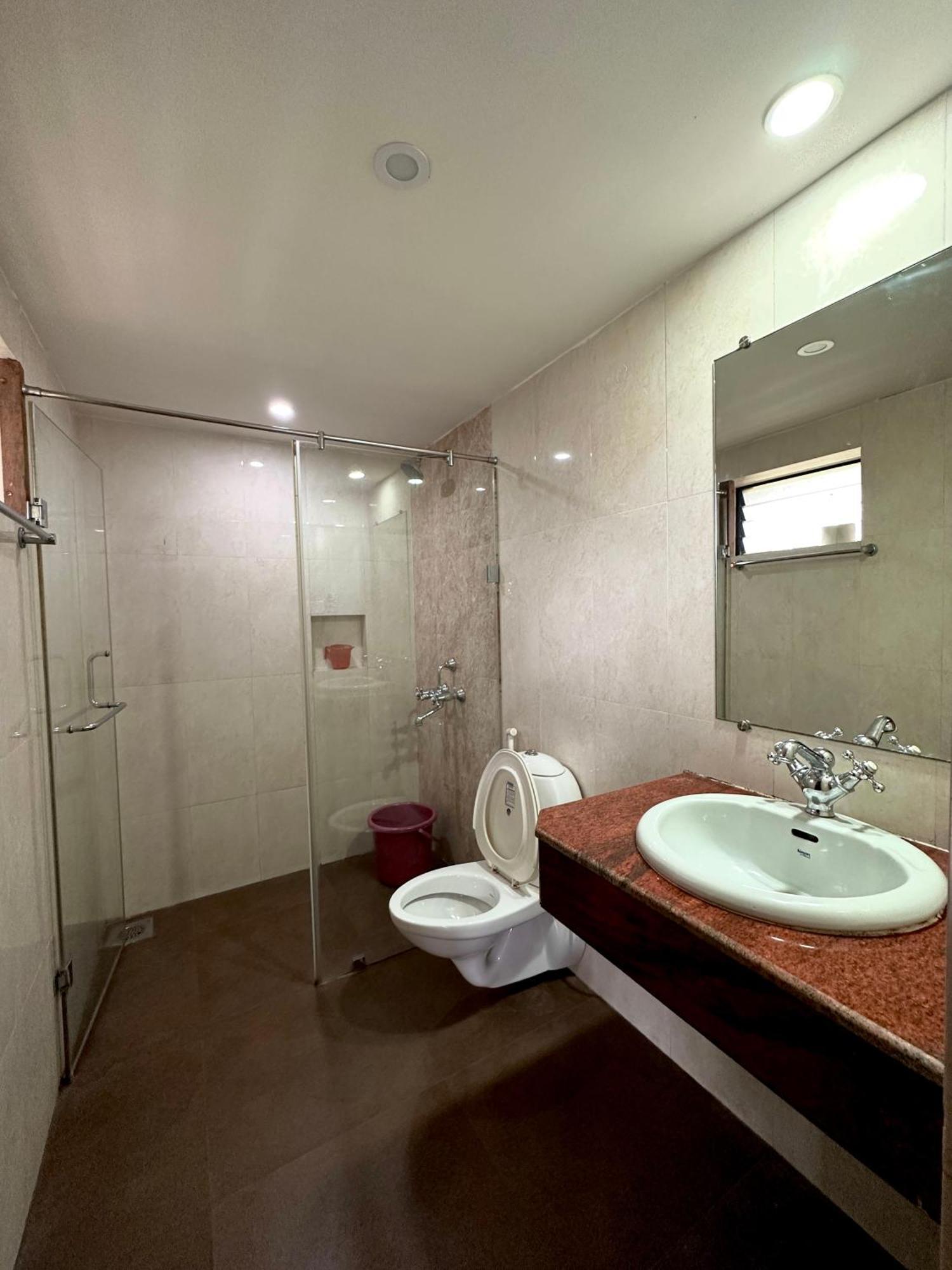 Hotel Riverside Бага Экстерьер фото