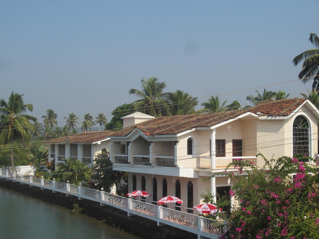 Hotel Riverside Бага Экстерьер фото